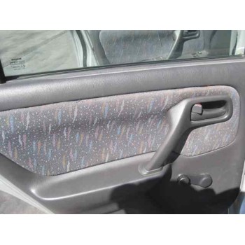 nissan primera berlina (p11) del año 1998