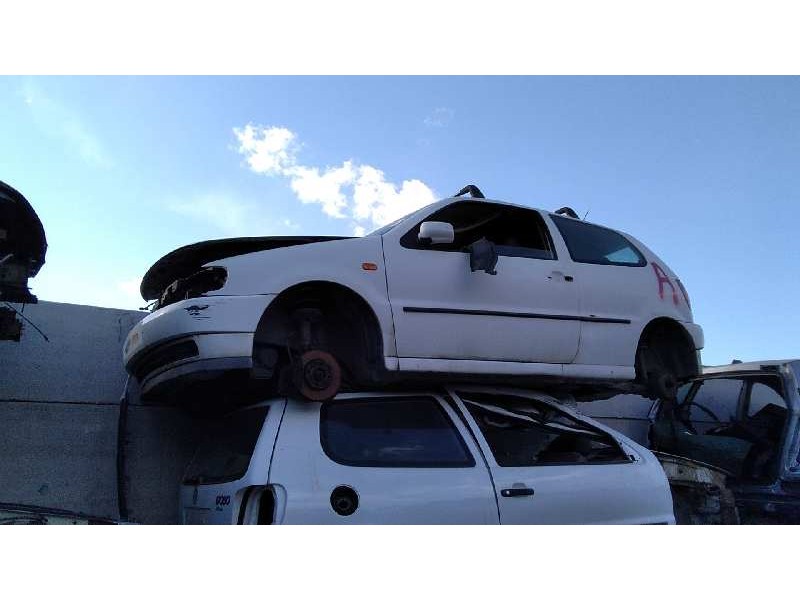 VOLKSWAGEN POLO BERLINA (6N1)