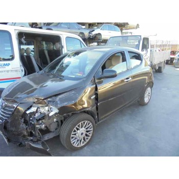 lancia ypsilon (402) del año 2013