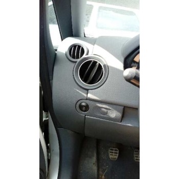 mitsubishi colt berlina 5 (z30a) del año 2006