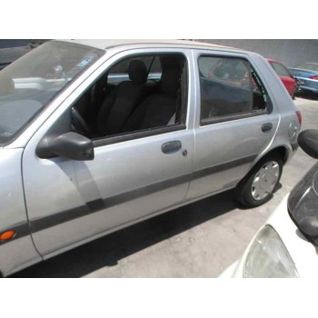 ford fiesta berlina (dx) del año 2001