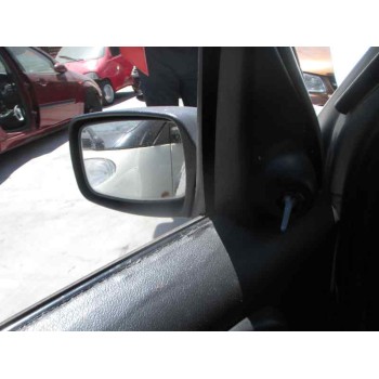 ford fiesta berlina (dx) del año 2001