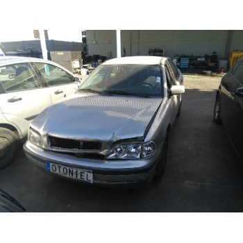 volvo s40 berlina del año 2000