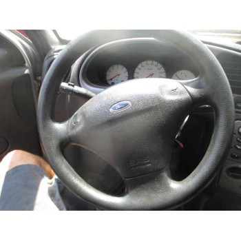ford fiesta berlina (dx) del año 2001