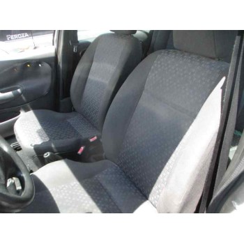 ford fiesta berlina (dx) del año 2001