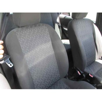 ford fiesta berlina (dx) del año 2001