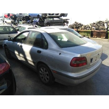 volvo s40 berlina del año 2000