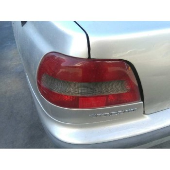 volvo s40 berlina del año 2000