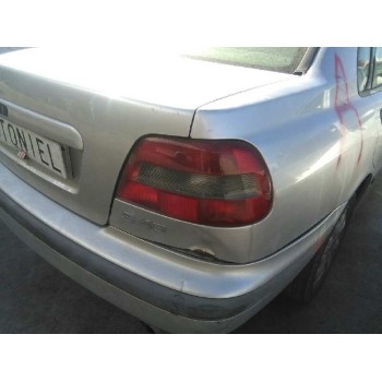 volvo s40 berlina del año 2000