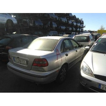 volvo s40 berlina del año 2000