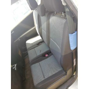 toyota corolla verso (r1) del año 2004