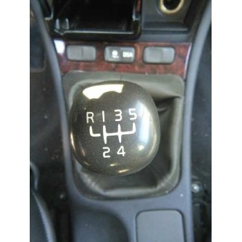 volvo s40 berlina del año 2000