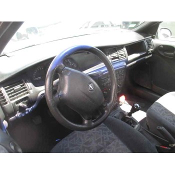 opel vectra b berlina del año 1996