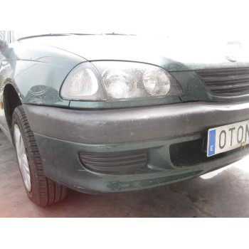 toyota avensis berlina (t 22) del año 1999