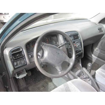 toyota avensis berlina (t 22) del año 1999