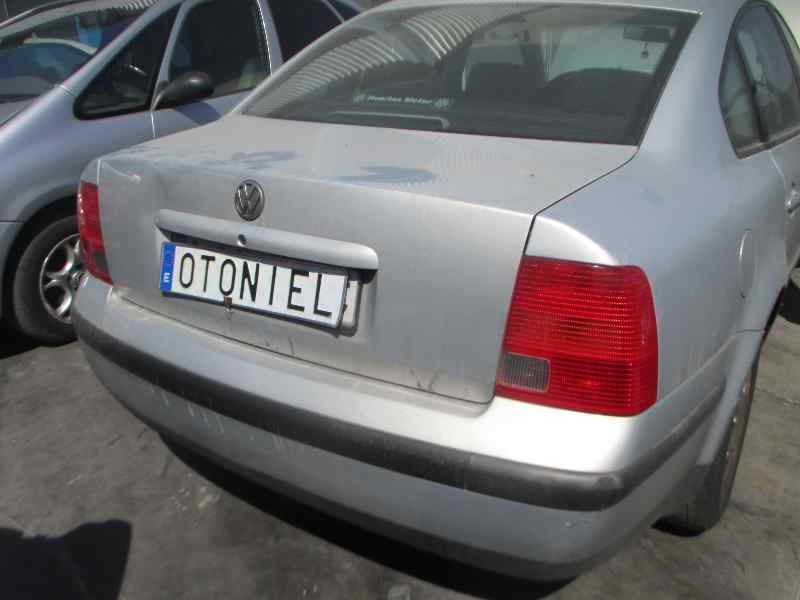 VOLKSWAGEN PASSAT BERLINA (3B2)