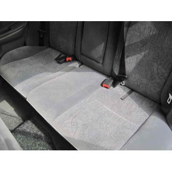 toyota avensis berlina (t 22) del año 1999