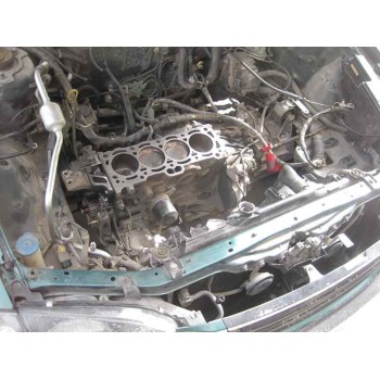 toyota avensis berlina (t 22) del año 1999