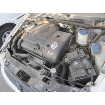 volkswagen polo berlina (6n1) del año 1998