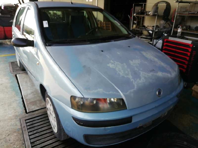 FIAT PUNTO BERLINA (188)