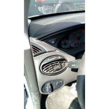 ford focus berlina (cak) del año 2004