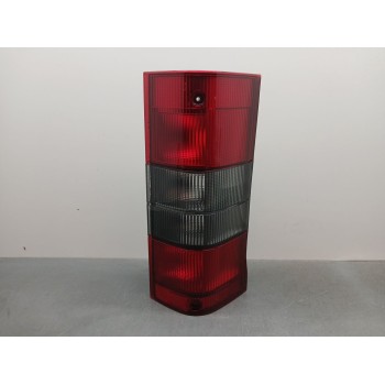 PILOTO TRASERO DERECHO 132635808 NUEVO 94>01