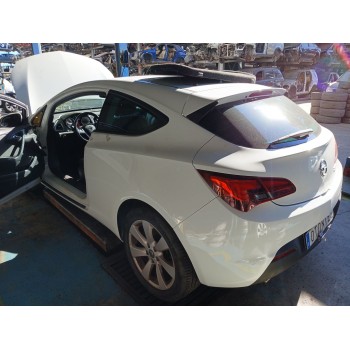 opel astra j gtc del año 2013
