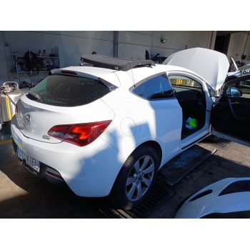 opel astra j gtc del año 2013
