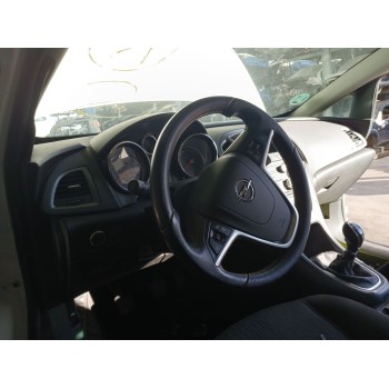 opel astra j gtc del año 2013