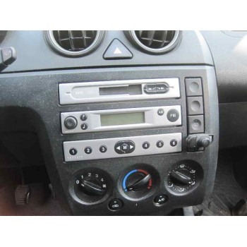 ford fiesta (cbk) del año 2004