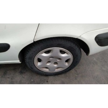 citroën xsara berlina del año 2000