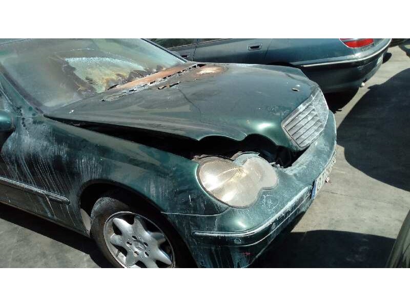 mercedes-benz clase c (w203) berlina del año 2000