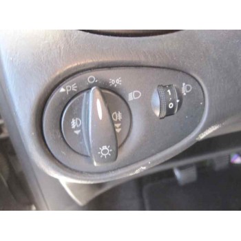 ford focus berlina (cak) del año 2004