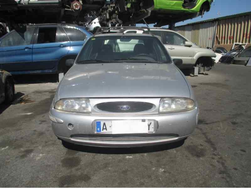 ford fiesta berlina del año 1999
