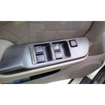 nissan primera berlina (p11) del año 1999