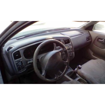 nissan primera berlina (p11) del año 1999