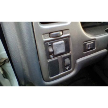 nissan primera berlina (p11) del año 1999