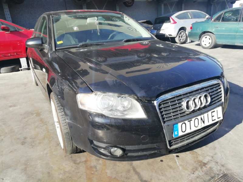 AUDI A4 BERLINA (8E)