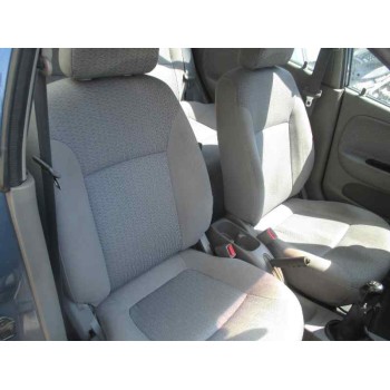 kia rio del año 2000