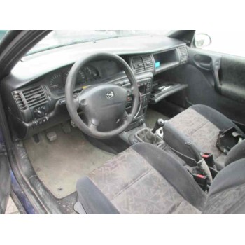 opel vectra b berlina del año 1996