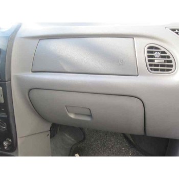 kia rio del año 2000