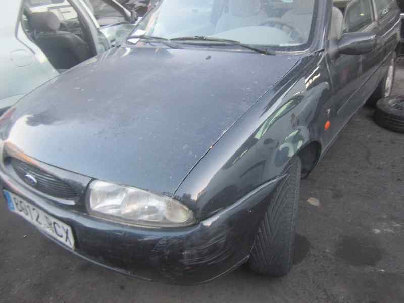 ford fiesta berlina del año 1996
