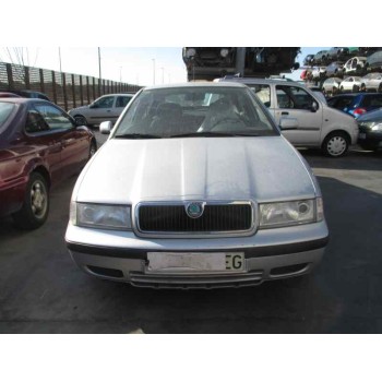 skoda octavia berlina (1u2) del año 2000