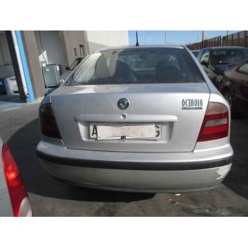 skoda octavia berlina (1u2) del año 2000