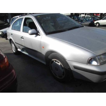 skoda octavia berlina (1u2) del año 2000