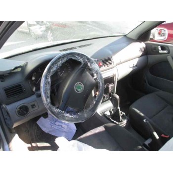 skoda octavia berlina (1u2) del año 2000