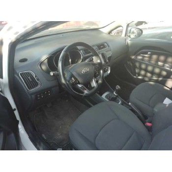 kia rio del año 2017