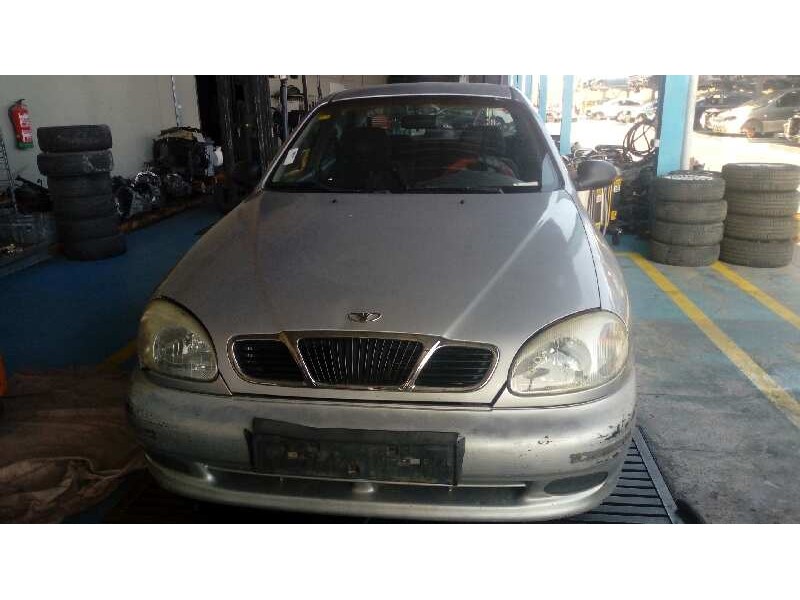daewoo lanos del año 2000
