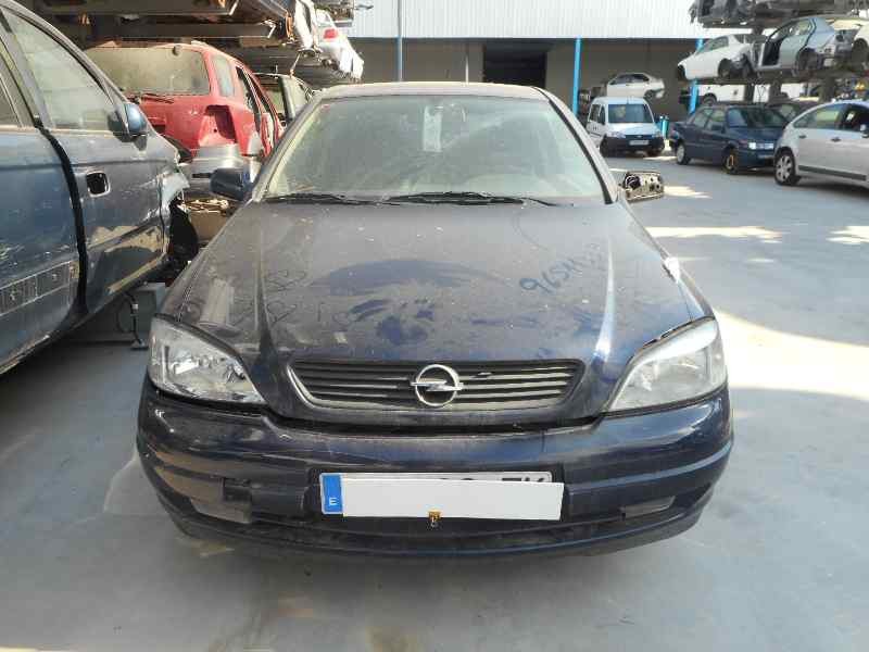 opel astra g berlina del año 2000