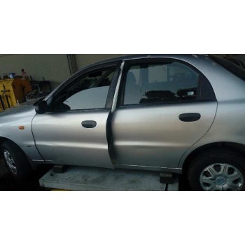 daewoo lanos del año 2000